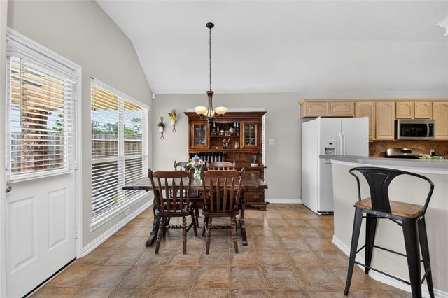 19618 Nara Vista Drive, Tomball, TX 77377