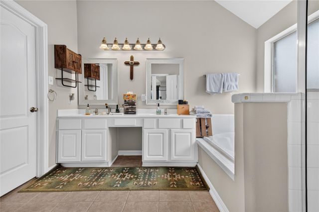 19618 Nara Vista Drive, Tomball, TX 77377