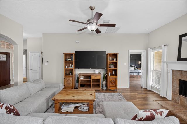 19618 Nara Vista Drive, Tomball, TX 77377