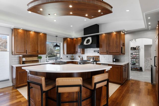 9915 Tanoan Drive NE, Albuquerque, NM 87111