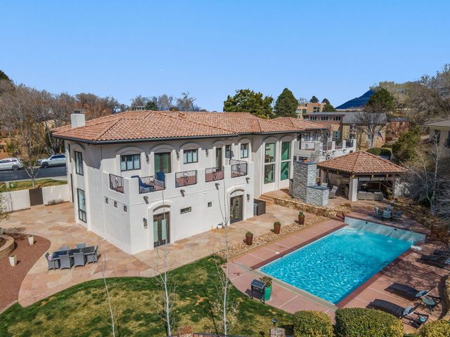 9915 Tanoan Drive NE, Albuquerque, NM 87111