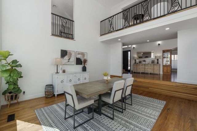 9915 Tanoan Drive NE, Albuquerque, NM 87111