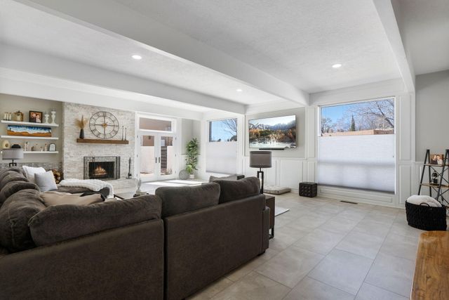 9915 Tanoan Drive NE, Albuquerque, NM 87111