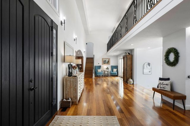 9915 Tanoan Drive NE, Albuquerque, NM 87111