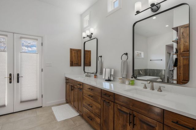 9915 Tanoan Drive NE, Albuquerque, NM 87111