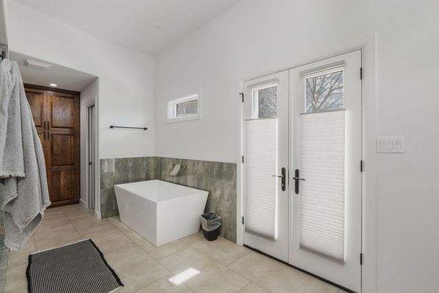 9915 Tanoan Drive NE, Albuquerque, NM 87111