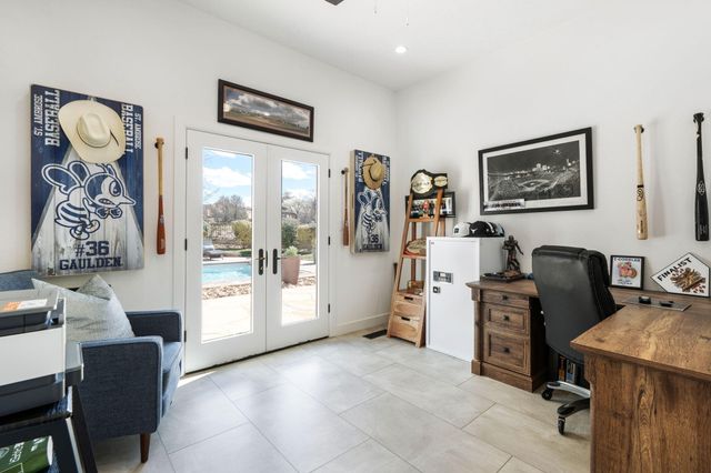 9915 Tanoan Drive NE, Albuquerque, NM 87111