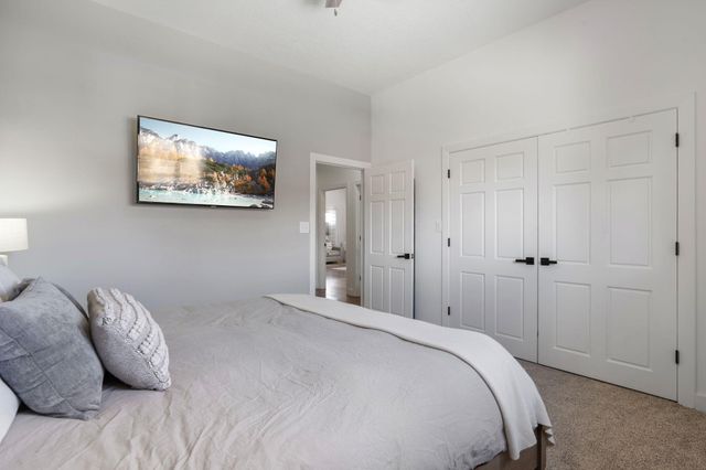 9915 Tanoan Drive NE, Albuquerque, NM 87111