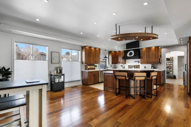 9915 Tanoan Drive NE, Albuquerque, NM 87111