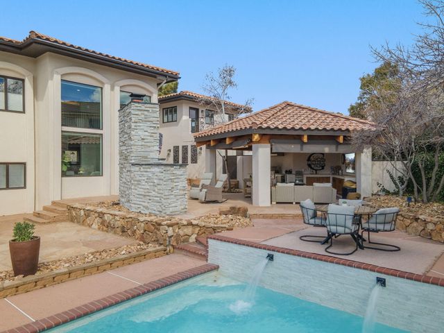 9915 Tanoan Drive NE, Albuquerque, NM 87111