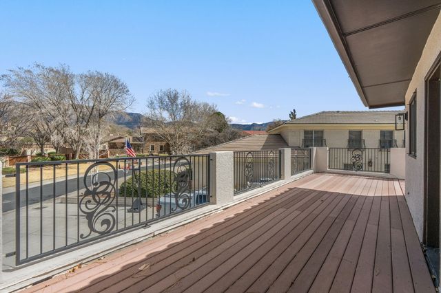 9915 Tanoan Drive NE, Albuquerque, NM 87111