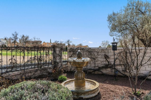 9915 Tanoan Drive NE, Albuquerque, NM 87111