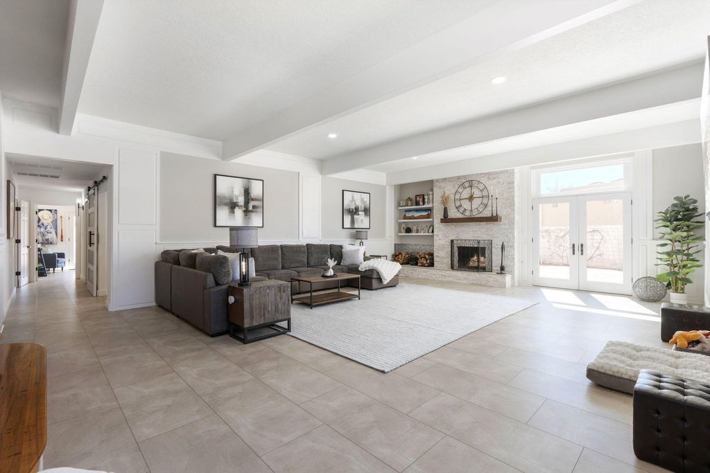 Image 30 of property listing at 9915 Tanoan Drive NE, Albuquerque, NM 87111