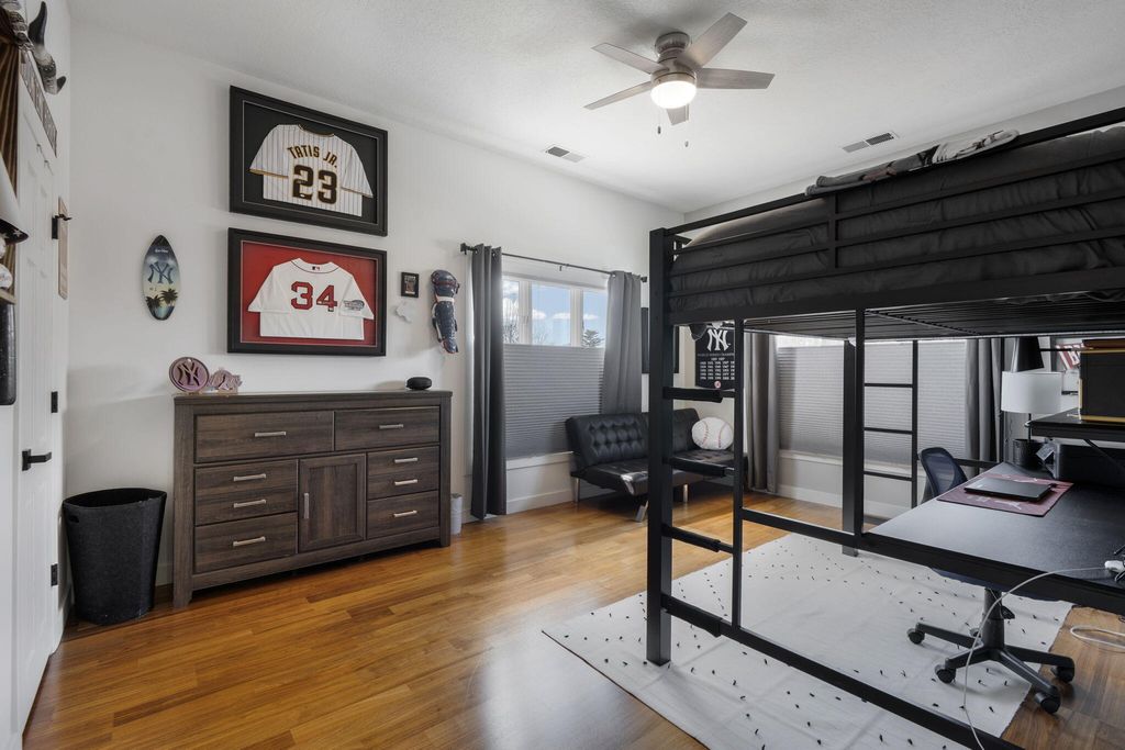 Image 55 of property listing at 9915 Tanoan Drive NE, Albuquerque, NM 87111