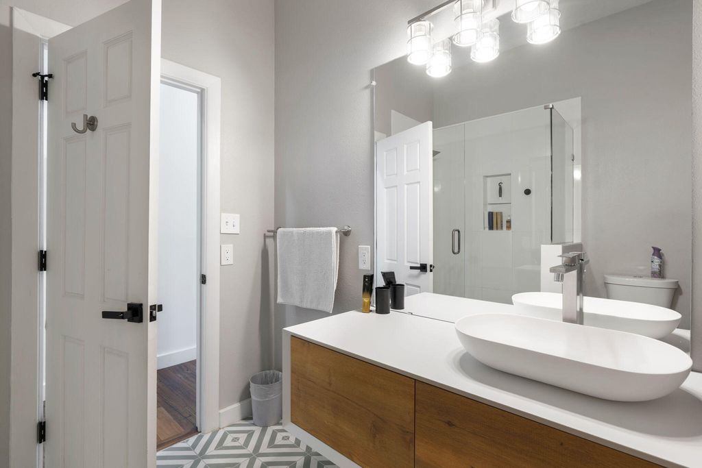 Image 58 of property listing at 9915 Tanoan Drive NE, Albuquerque, NM 87111