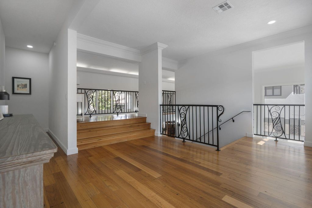 Image 59 of property listing at 9915 Tanoan Drive NE, Albuquerque, NM 87111