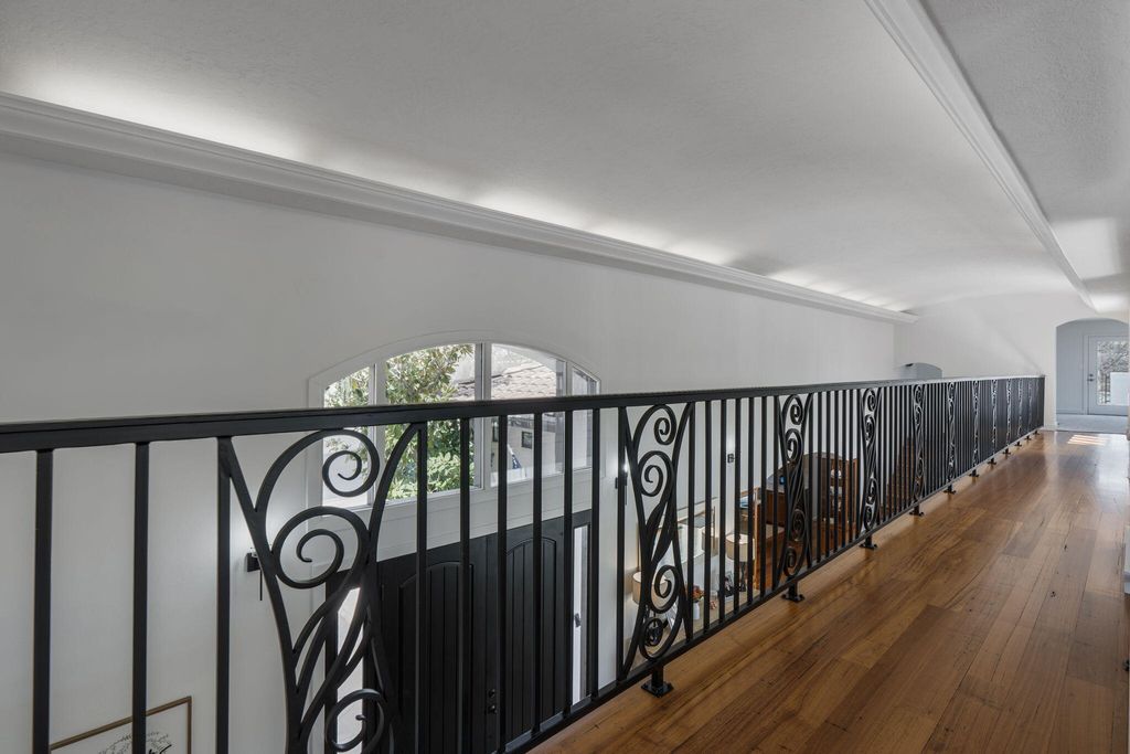 Image 64 of property listing at 9915 Tanoan Drive NE, Albuquerque, NM 87111