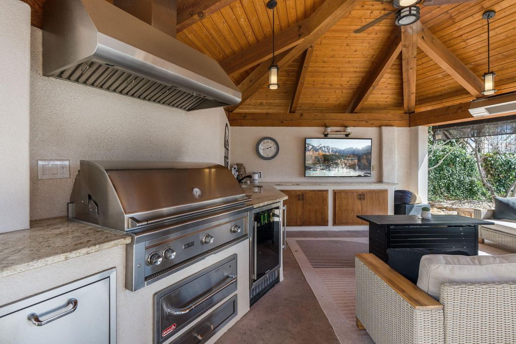 Image 84 of property listing at 9915 Tanoan Drive NE, Albuquerque, NM 87111