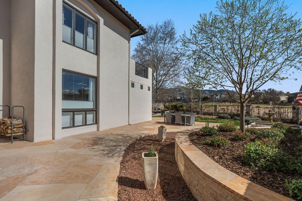 Image 90 of property listing at 9915 Tanoan Drive NE, Albuquerque, NM 87111