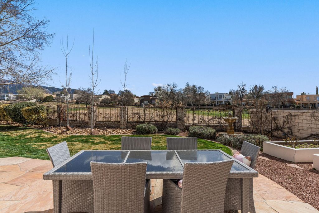 Image 91 of property listing at 9915 Tanoan Drive NE, Albuquerque, NM 87111