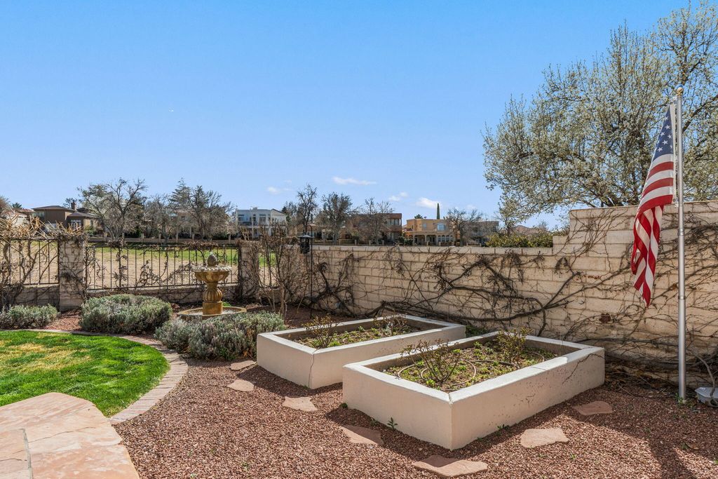 Image 92 of property listing at 9915 Tanoan Drive NE, Albuquerque, NM 87111