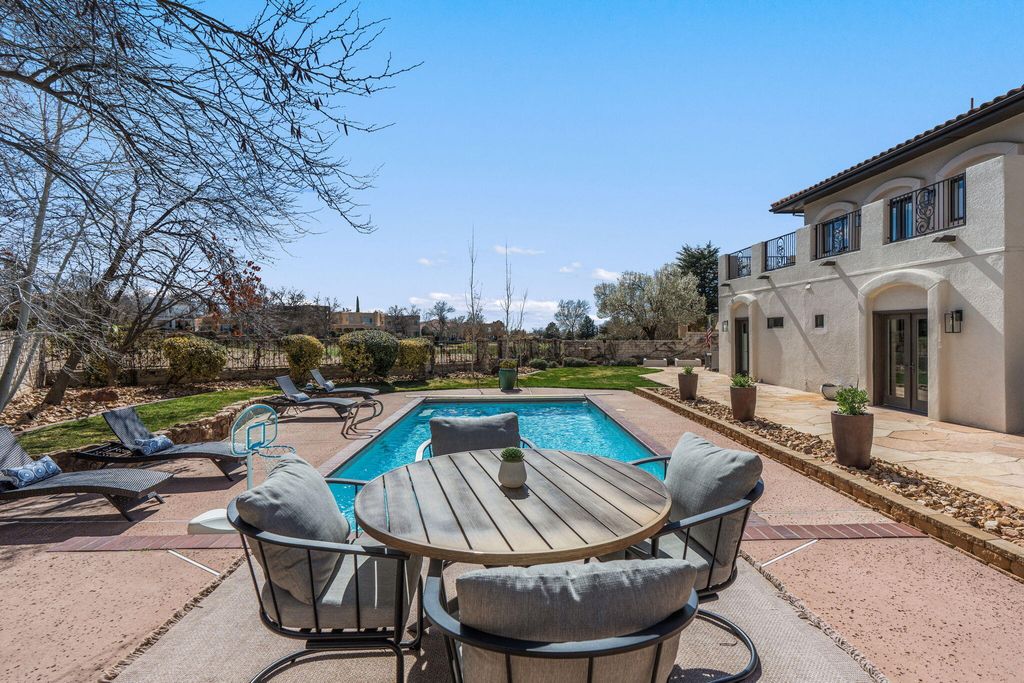 Image 94 of property listing at 9915 Tanoan Drive NE, Albuquerque, NM 87111