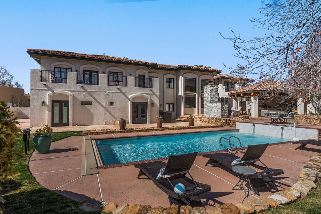 Image 95 of property listing at 9915 Tanoan Drive NE, Albuquerque, NM 87111