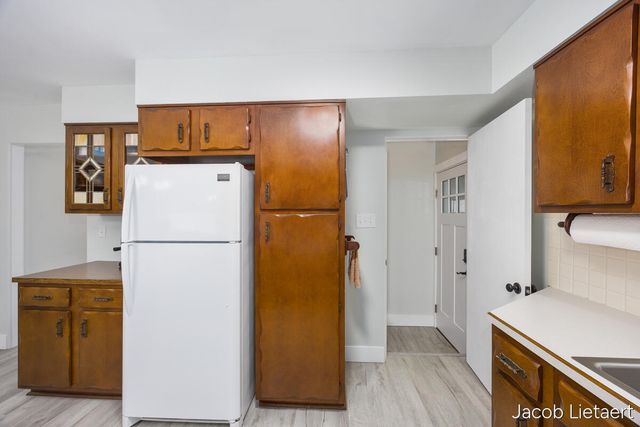 1331 Ellsmere Street NE, Grand Rapids, MI 49505