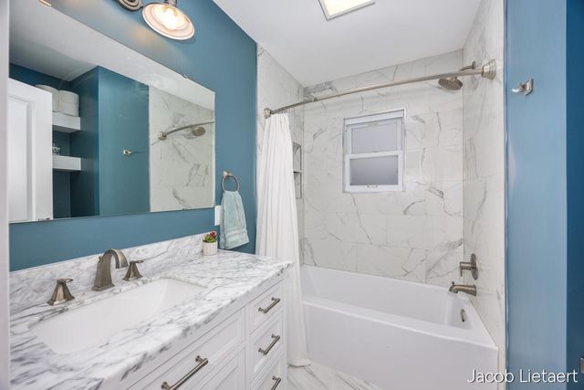 1331 Ellsmere Street NE, Grand Rapids, MI 49505