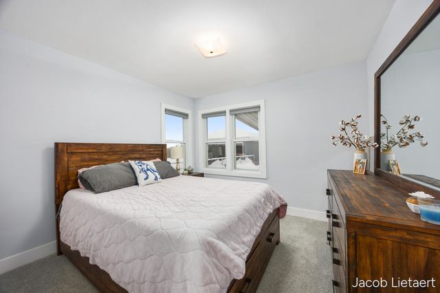 1331 Ellsmere Street NE, Grand Rapids, MI 49505