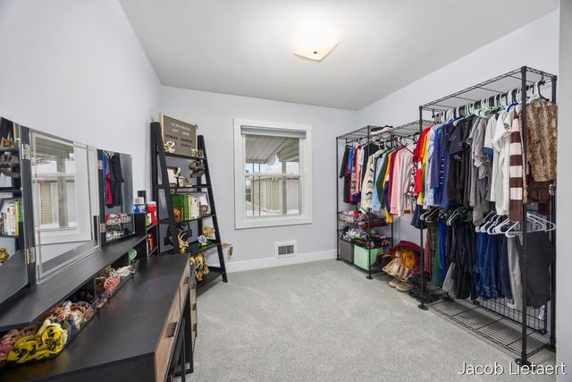 1331 Ellsmere Street NE, Grand Rapids, MI 49505