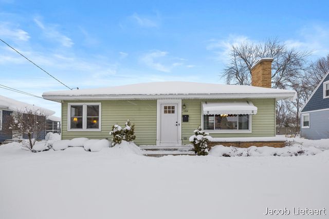 1331 Ellsmere Street NE, Grand Rapids, MI 49505