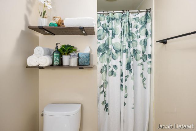 1331 Ellsmere Street NE, Grand Rapids, MI 49505