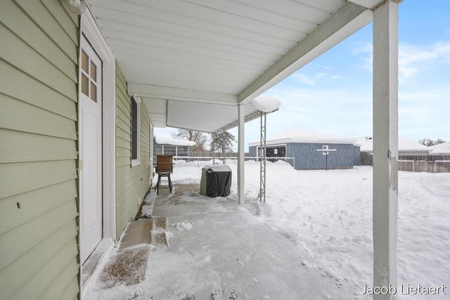 1331 Ellsmere Street NE, Grand Rapids, MI 49505