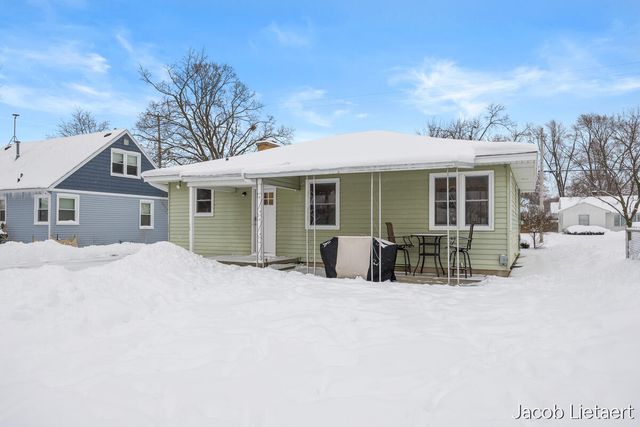 1331 Ellsmere Street NE, Grand Rapids, MI 49505