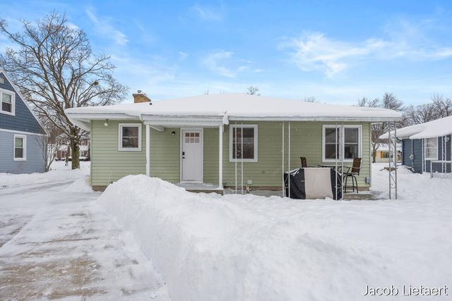 1331 Ellsmere Street NE, Grand Rapids, MI 49505