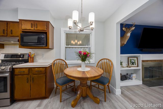 1331 Ellsmere Street NE, Grand Rapids, MI 49505