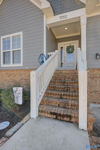 7052 Meadow Way Lane, Owens Cross Roads, AL 35763