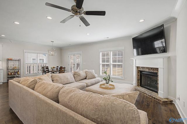 7052 Meadow Way Lane, Owens Cross Roads, AL 35763