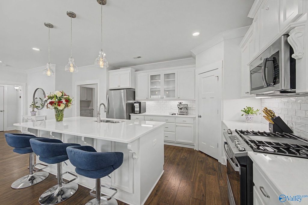 7052 Meadow Way Lane, Owens Cross Roads, AL 35763