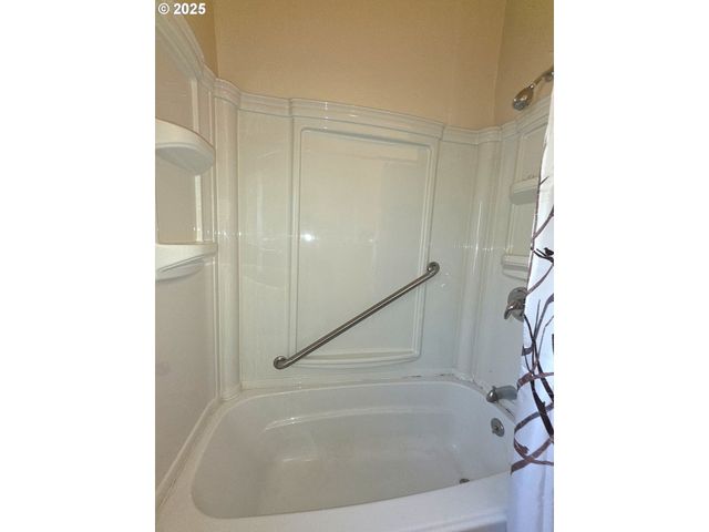 4808 Se 134TH Dr, Portland, OR 97236