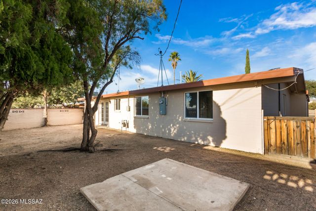 1840 S Augusta Circle, Tucson, AZ 85710