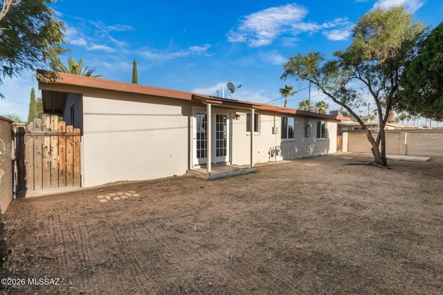 1840 S Augusta Circle, Tucson, AZ 85710