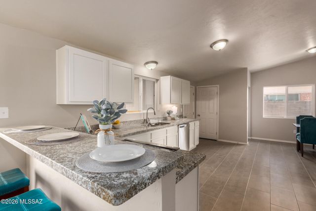 1840 S Augusta Circle, Tucson, AZ 85710