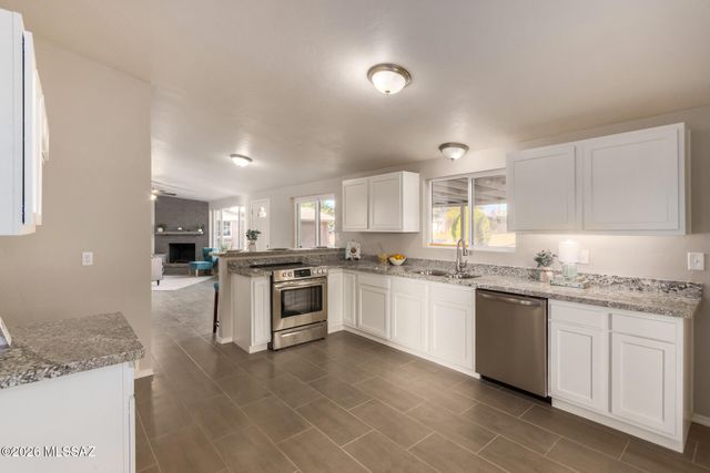1840 S Augusta Circle, Tucson, AZ 85710
