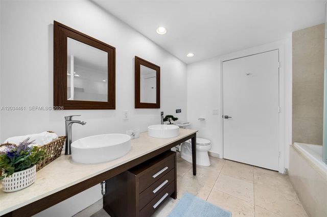 485 Brickell Ave 1709, Miami, FL 33131