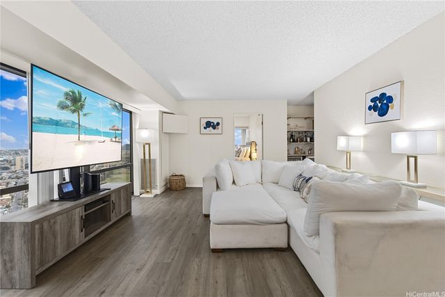 1750 Kalakaua Avenue 3803, Honolulu, HI 96826