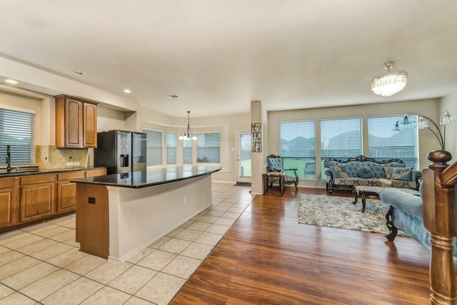 2312 Tawny Owl Road, Grand Prairie, TX 75052