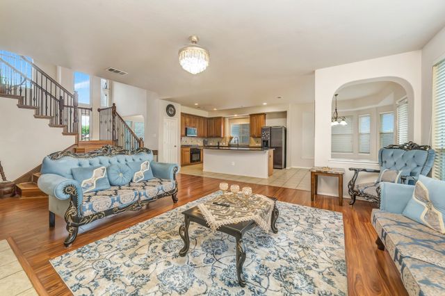 2312 Tawny Owl Road, Grand Prairie, TX 75052