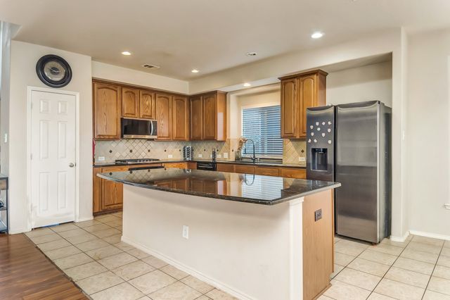2312 Tawny Owl Road, Grand Prairie, TX 75052